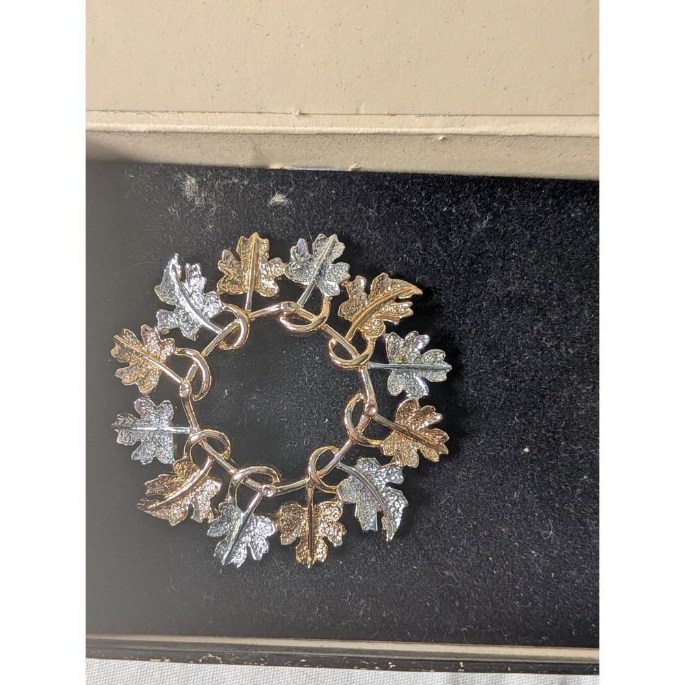 Vintage Sarah Coventry Autumn Splendor Leaf Wreath Brooch Gold Silver Tone Box